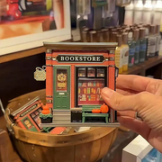 Bookstore Wallflower Projector Nightlight – 3D Mini Bookstore Lamp | Aromatherapy Diffuser & Dreamy Ambient Light for Cozy Spaces